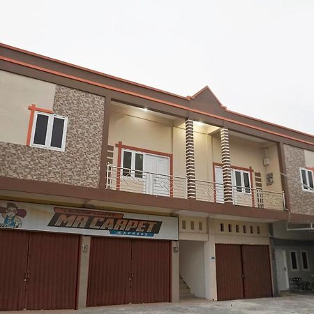 北干巴鲁 Reddoorz Syariah Near Sultan Syarif Kasim II Airport酒店 外观 照片