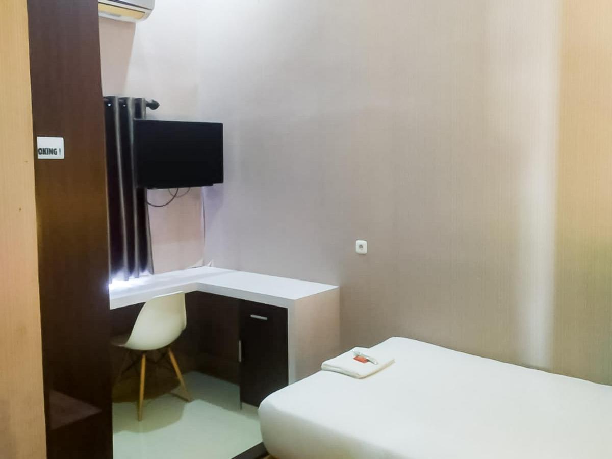 北干巴鲁 Reddoorz Syariah Near Sultan Syarif Kasim II Airport酒店 外观 照片